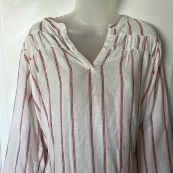 EUC Splendid cream and burgundy, striped rayon and linen V-neck top large - Picture 2 of 6